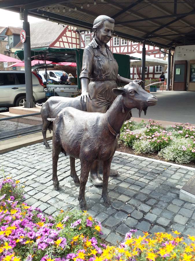 Skulptur auf dem Marktplatz von Büdingen