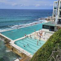 Bondi Icebergs Pool Sydney, New South Wales<br>
Einmal in diesem ikonischen Meerwasserbecken schwimmen - wir haben es getan Bondi Icebergs Pool Sydney, New South Wales