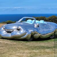 "Fat Convertible" von Erwin Wurm