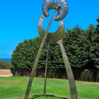 "Nautilus – Study with three Legs" von Geoffrey Bartlett