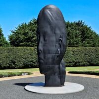 "Laura" von Jaume Plensa