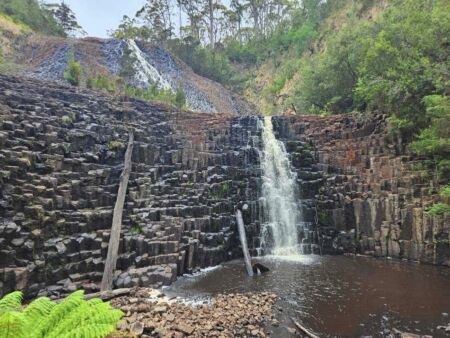 Dip Falls im Dip River Forest Reserve, Tasmania<br>
Das Besondere sind die Granittreppen, die fast künstlich erscheinen Dip Falls im Dip River Forest Reserve, Tasmania