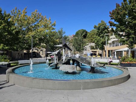Salamanca Square Hobart, Tasmania<br>
Treffpunkt im Herzen der Stadt Salamanca Square Hobart, Tasmania