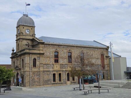Town Hall Albany, Western Australia<br>
Die einzige größere Stadt an der Südküste des Bundesstaates Town Hall Albany, Western Australia