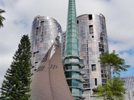 Bell Tower Perth, Western Australia<br>
Der Turm enthält 18 historische Glocken, teilweise aus London aus dem 14.–16. Jahrhundert Bell Tower Perth, Western Australia