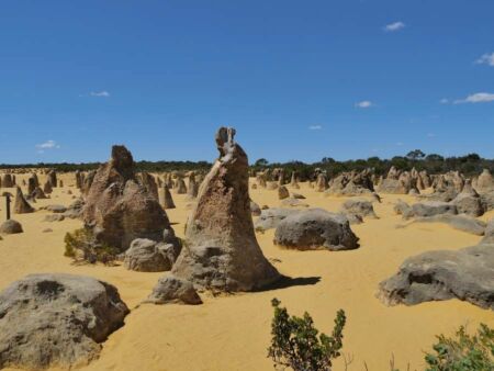 Pinnacles Desert im Nambung National Park, Western Australia Pinnacles Desert im Nambung National Park, Western Australia