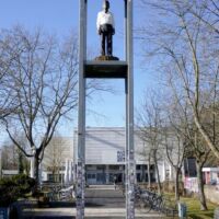 Universitäts-Campus Gießen, Germany<br>
"Mann im Turm" von Stephan Balkenhol Mann im Turm (Gießen, Germany)