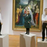 Landesmuseum Wiesbaden, Germany 2024<br>
Drei Figuren von Stephan Balkenhol Mann und Frau (Landesmuseum Wiesbaden, Germany 2024)