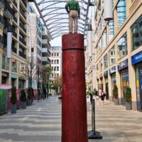 CityQuartier Dom Aquarée Berlin, Germany<br>
"Torwächter" von Stephan Balkenhol Torwächter (Berlin, Germany)
