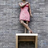 Kunsthalle Bremerhaven, Germany<br>
„Frau im roten Kleid“ von Stephan Balkenhol Frau im roten Kleid (Bremerhaven, Germany)