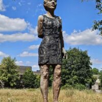 Universität Bayreuth, Germany<br>
"Figuren auf Säulen" von Stephan Balkenhol Figuren auf Säulen (Bayreuth, Germany)