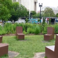 National Gallery of Art Sculpture Garden Washington D.C<br>
"Six-Part Seating" von Scott Burton Six-Part Seating (Washington D.C.)