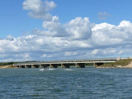 Narrows Bridge zwischen Lake Manitoba und Lake Winnipeg, Manitoba Narrows Bridge zwischen Lake Manitoba und Lake Winnipeg, Manitoba