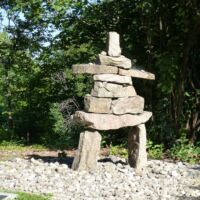 Inukshuk an der Rideau Hall in Ottawa, Ontario Inukshuk an der Rideau Hall in Ottawa, Ontario
