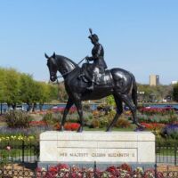 Queen Elizabeth II am Provincial Legislative Building in Regina, Saskatchewan