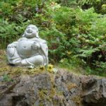 Buddha am Kinsol Trestle auf Vancouver Island, British Columbia