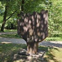 Schloss Moyland Bedburg-Hau, Germany<br>
"ELKARTU" von Eduardo Chillida ELKARTU (Bedburg-Hau, Germany)