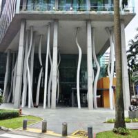 CapitaGreen, Singapore<br>
"Above Below, Beneath Above" von Olafur Eliasson Above Below, Beneath Above (Singapore)