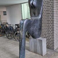Herzogspitalstraße München, Germany<br>
"Großer sitzender weiblicher Torso" von Lothar Fischer Großer sitzender weiblicher Torso (München, Germany)