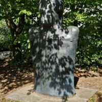 Westpark München, Germany<br>
"Große männliche Büste" von Lothar Fischer Große männliche Büste (München, Germany)