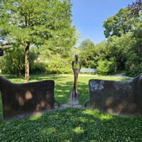 Parkstraße Eggenfelden, Germany<br>
"Drei Sitzende" von Lothar Fischer Drei Sitzende (Eggenfelden, Germany)