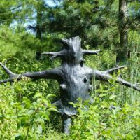 Frederik Meijer Gardens and Sculpture Park Grand Rapids<br>
"Espaliered Girl" von Laura Ford Espaliered Girl (Grand Rapids, Michigan)