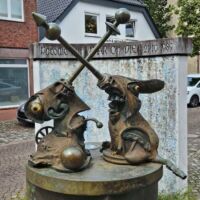 Neuer Markt Rotenburg (Wümme), Germany<br>
„Paar-oh-die“ von Jürgen Goertz Paar-oh-die (Rotenburg/Wümme, Germany)
