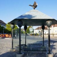 Schlossplatz Ansbach, Germany<br>
„Wartehäuschen“ von Jürgen Goertz Wartehäuschen (Ansbach, Germany)