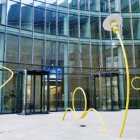 Skyper Tower Frankfurt, Germany<br>
„Entangled Emotions“ von Jeppe Hein Entangled Emotions (Frankfurt, Germany)