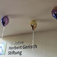 Herbert Gerisch-Stiftung Neumünster, Germany<br>
"Mirror Balloons" von Jeppe Hein Mirror Balloons (Neumünster, Germany)