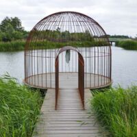 ARKEN Museum of Contemporary Art Ishøj, Denmark<br>
"Cage and Mirror" von Jeppe Hein Cage and Mirror (Ishøj, Denmark)