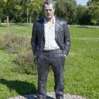 Skulpturenachse Eschborn, Germany<br>
"Standing Man" von Sean Henry Standing Man (Eschborn, Germany)
