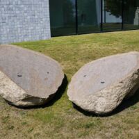 Museum Arnhem, the Netherlands<br>
"Erratic Boulder in two Parts" von Ewerdt Hilgemann Erratic Boulder in two Parts (Arnhem, the Netherlands)