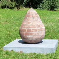 Bad Homburg, Germany 2023<br>
"Pear" von Judith Hopf Pear (Bad Homburg, Germany 2023)
