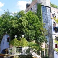 Wien, Austria<br>
"Hundertwasserhaus" von Friedensreich Hundertwasser Hundertwasserhaus (Vienna, Austria)