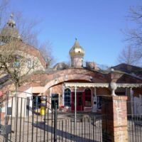 Frankfurt-Heddernheim, Germany<br>
"Kindertagesstätte" von Friedensreich Hundertwasser Kindertagesstätte (Frankfurt, Germany)