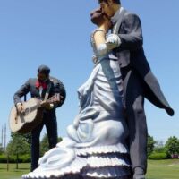 "Sculpture Along the Way" in Hamilton, New Jersey<br>
"Los Mariachis” von Seward Johnson Los Mariachis (Hamilton, New Jersey)