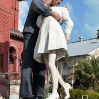 Custom House Key West, Florida<br>
"Unconditional Surrender" von Seward Johnson Unconditional Surrender (Key West, Florida)