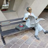 Australia Square Sydney, New South Wales<br>
“Waiting” von Seward Johnson Waiting (Sydney, New South Wales)