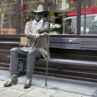 Kastens Hotel Luisenhof Hannover, Germany<br>
„The Sidewalk Judge“ von Seward Johnson The Sidewalk Judge (Hannover, Germany)