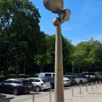 Thalkirchner Straße München, Germany<br>
"Große Flora V" von Fritz Koenig Große Flora V (München, Germany)