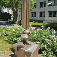 Sportzentrum Passau, Germany<br>
"Großes Rufzeichen 67" von Fritz Koenig Großes Rufzeichen 67 (Passau, Germany)