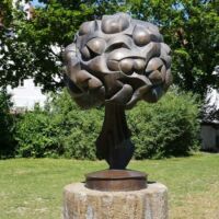 Prantlgarten am Koenigmuseum Landshut, Germany<br>
"Großes Bouquet III" von Fritz Koenig Großes Bouquet III (Landshut, Germany)