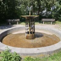 Herzog-Georg-Platz Landshut, Germany<br>
"Vogelbrunnen" von Fritz Koenig Vogelbrunnen (Landshut, Germany)
