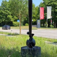 Fachhochschule Landshut, Germany<br>
"Rufzeichen IV H" von Fritz Koenig Rufzeichen IV H (Landshut, Germany)