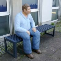 Mann auf der Volksbank (Salzkotten, Germany)