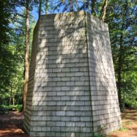 Kröller-Müller Museum Otterlo, the Netherlands<br>
"Six-Sided Tower" von Sol LeWitt Six-Sided Tower (Otterlo, the Netherlands)
