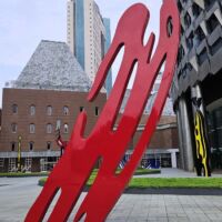 Millenia Walk, Singapore<br>
"Six Brushstrokes" von Roy Lichtenstein Six Brushstrokes (Singapore)