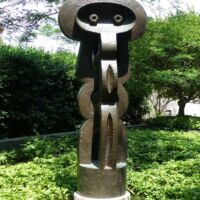 Hirshhorn Sculpture Garden Washington D.C. <br>
"Figure" von Jacques Lipchitz Figure (Washington D.C.)