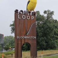Bloomington, Minnesota<br>
"The Goldfinch" von Donald Lipski The Goldfinch (Bloomington, Minnesota)